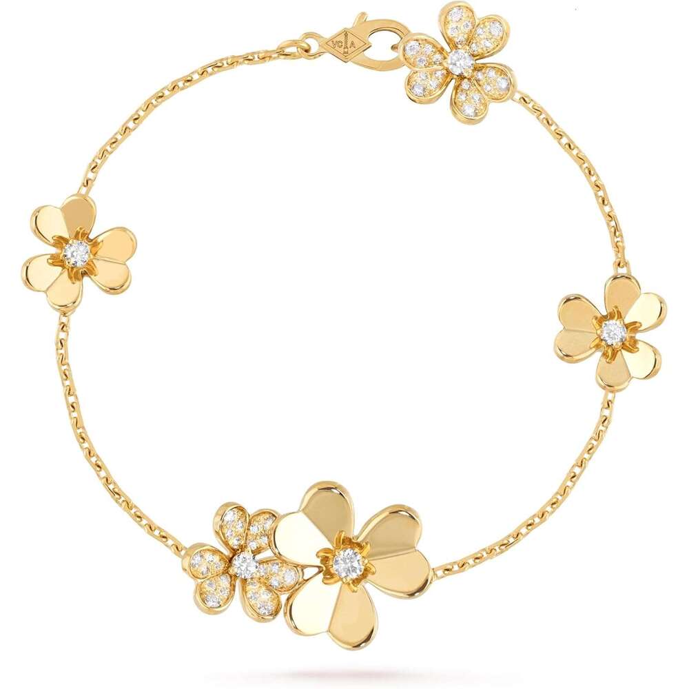 Dazzling Gold Shamrock Minimalist and Versatile Dia Bracelet Women - exquisite Jewelry Gift for Ladies -1