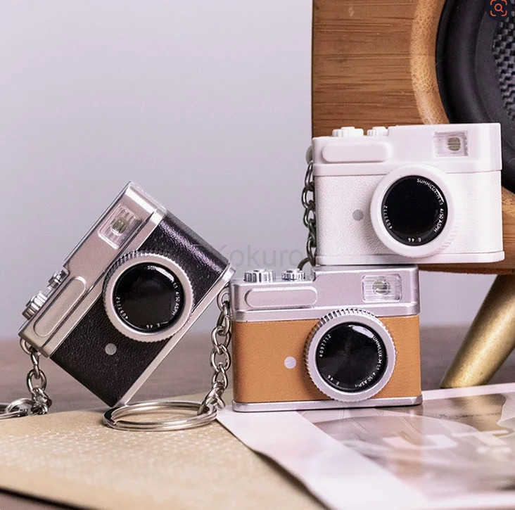 New Mini SLR Model Camera Keychain Car Key Ring LED Flashlight Colorful Key Chain Best Party Gift Jewelry M250723