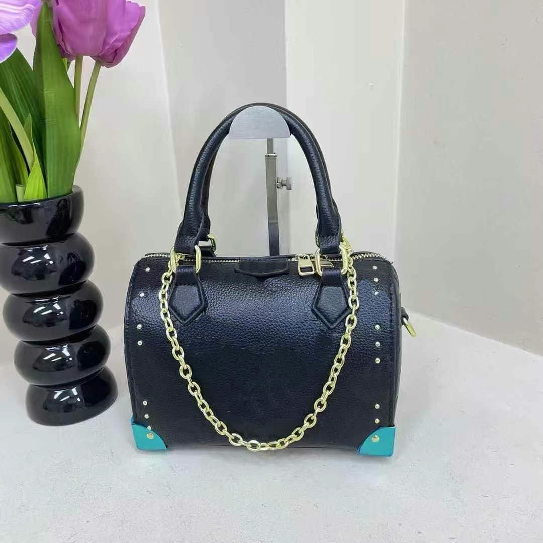 Designer bag top Luxury Bag makeup bag Boston Versatile Tote Pillow Bag Alphabet print pattern Box Bag Evening bag chain Rivet Shoulder Handbag Old classic style