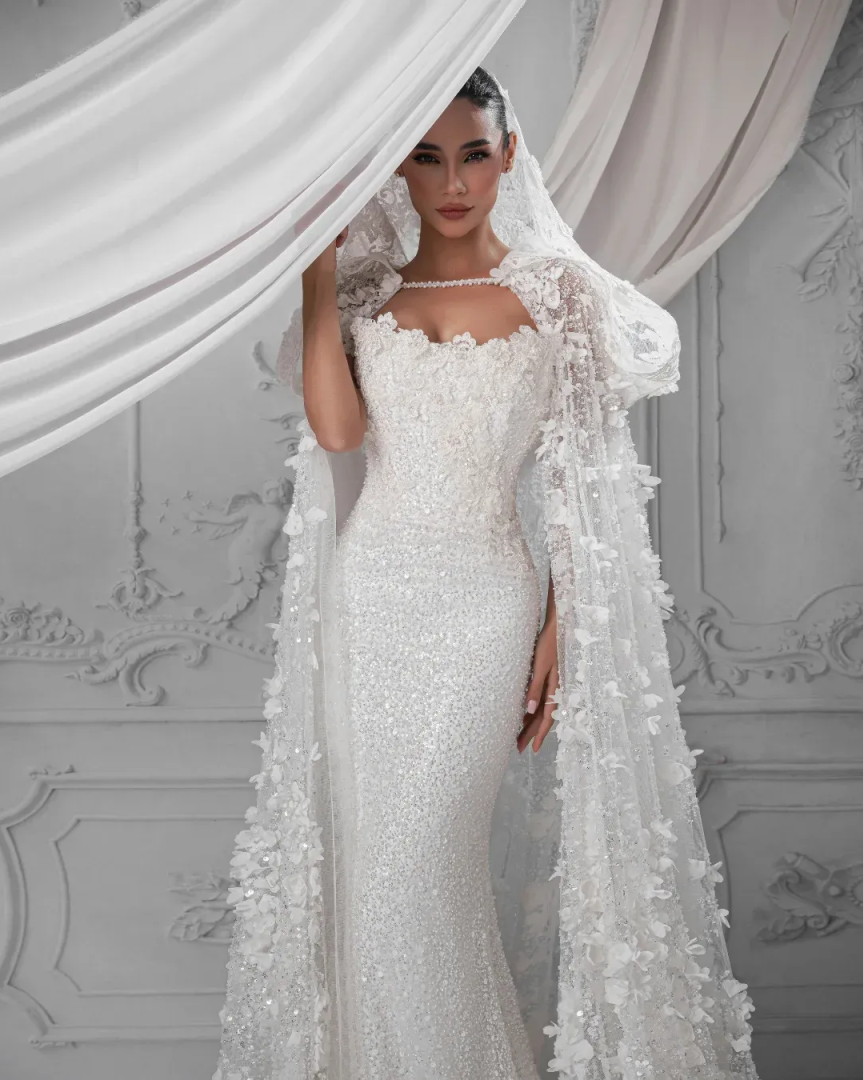 3D Flowers Wedding Veils Sequins Lace Edge Long Length Bride Hoodie Customized Wedding Accessories