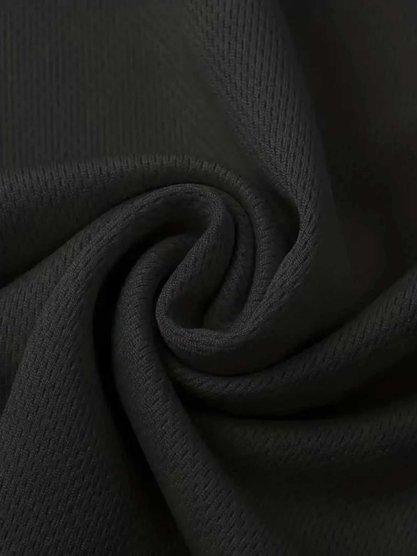 Round Neck T-Shirt 4-Pack Black Ultra-Light Mens Quick Drying Breathable Sweat-Absorbent Shirt Suitable for Fitness Gym and Running W250723