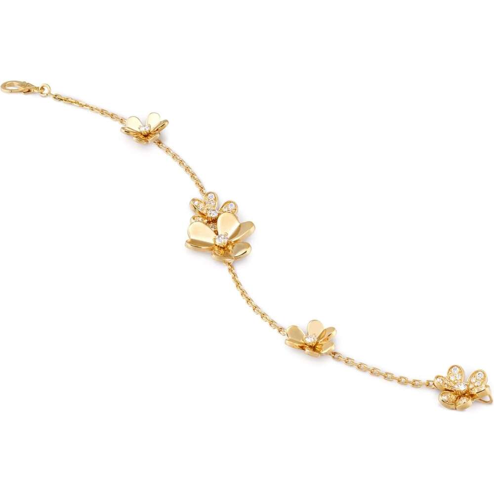 Dazzling Gold Shamrock Minimalist and Versatile Dia Bracelet Women - exquisite Jewelry Gift for Ladies -1