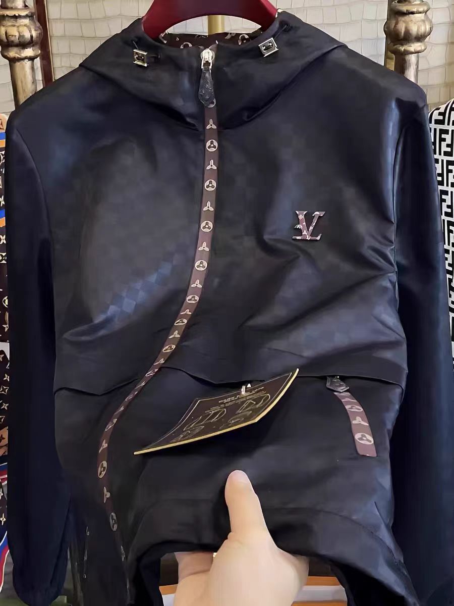 The new autumn men's light luxury European hooded jacket is fashionable trendy versatile and comfortable Jackets Plus Size L-6XL