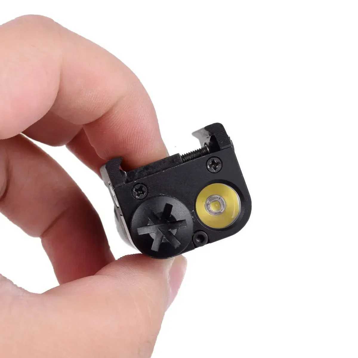 Surefire XC1 XC-1 Ultra-Compact LED Pistol Light for 1911 P320 Glock17 18C 19 22 Hunting Weapon Scout Torch Constant Momentary W250722