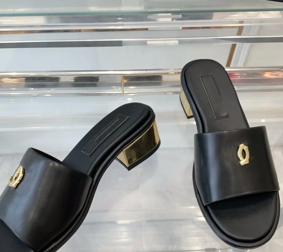 2025 Luxury slides womens brand slipper Beach slides Flat heel Summer Designer Fashion flops lady Hoof Heels sandals women shoes Ladies leather top Sandals size 36-41