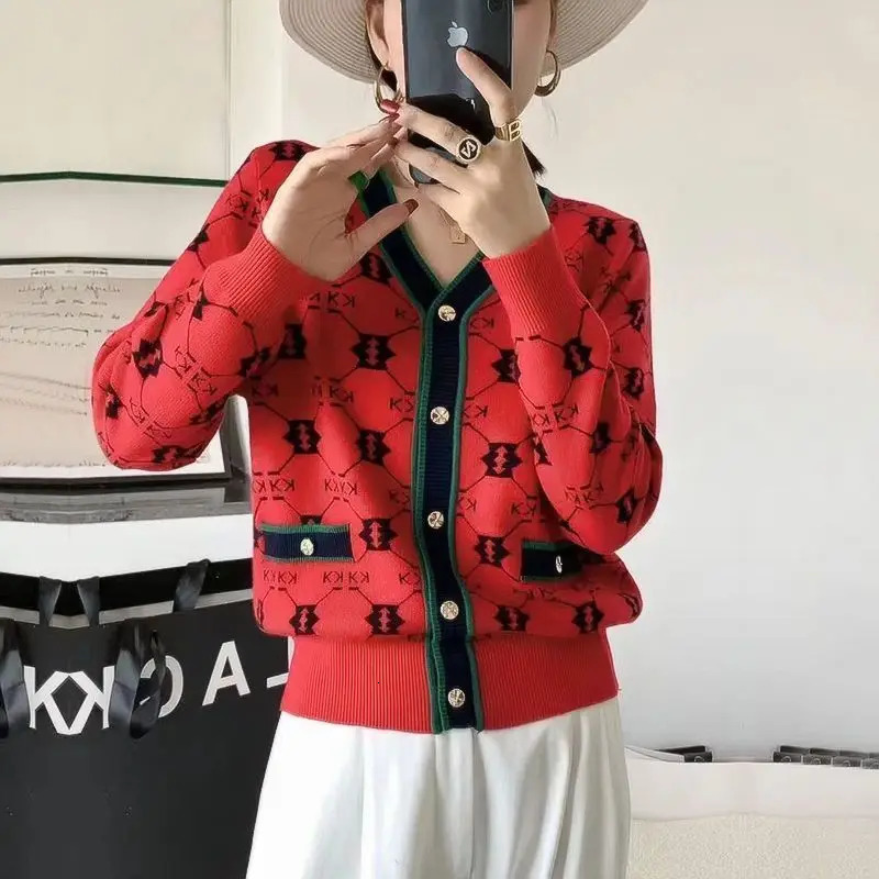Temperament Office Lady Simplicity Women Clothing Printing Buttons Fashion Loose Autumn Winter Thin V-neck Long Sleeve Sweaters250723