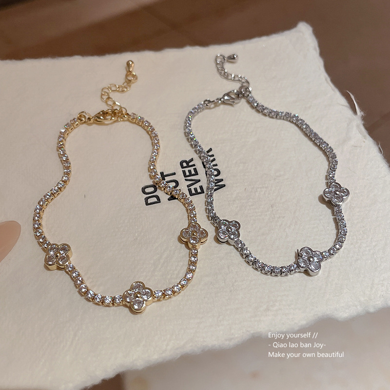 Gold - Tone Clover - Linked Bracelet With Rhinestone Accents, Chic Daily Jewelry, High - Quality Sparkling Gift For Her