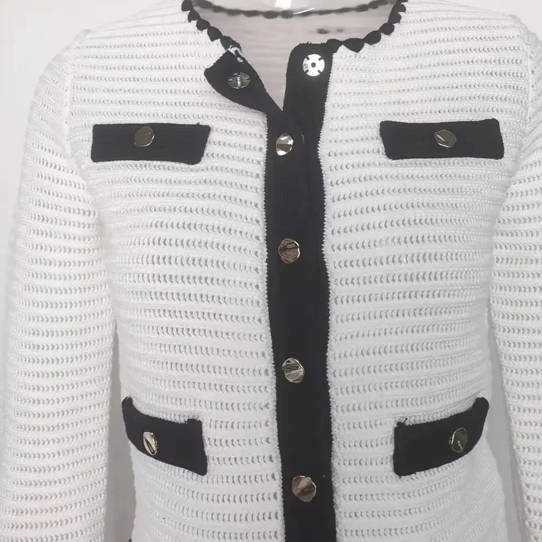 High quality French contrasting round neck topirregular edge waist cinched half skirt knitted two-piece set 250723