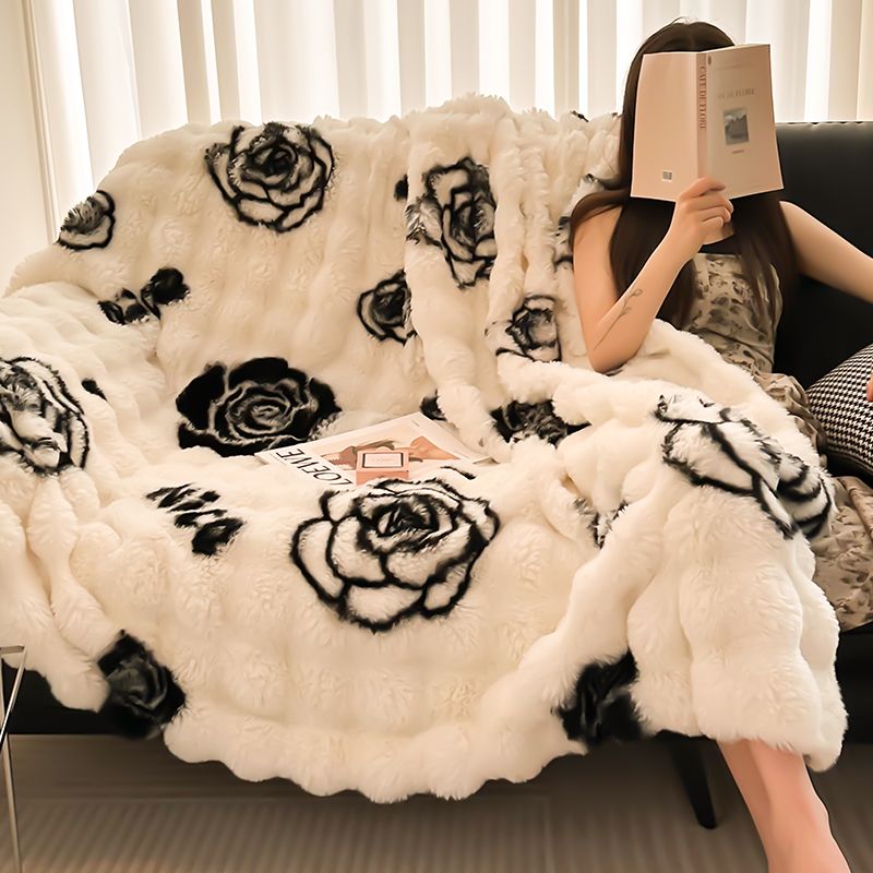 Designer Rabbit Fur Blanket Luxury Soft Fluffy Thick Blanket Flower Print Classic Letter Logo Cozy Milk Velvet Office Rest Blanket Coral Fleece Sofa B