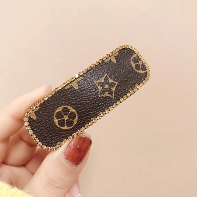 Korean Luxury Fashion Simple Printed Leather for Women Elegant Side Bangs Clip Hair Accessory