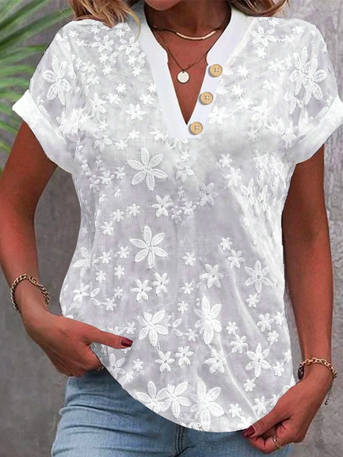 Free Shipping 2025 Designer Tops Women Blouses Embroidered V-Neck Short Sleeve Shirt Women Summer Simple Casual Cotton Blouse