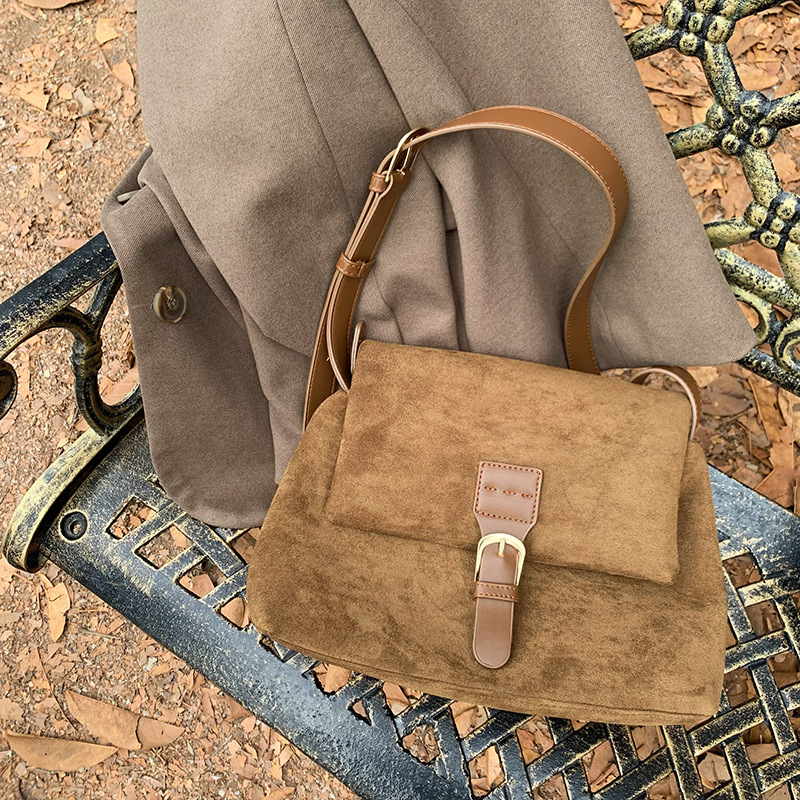 Summer new women's crossbody bag retro women's women's briefcase new fashionable suede small square bag large capacity new women's