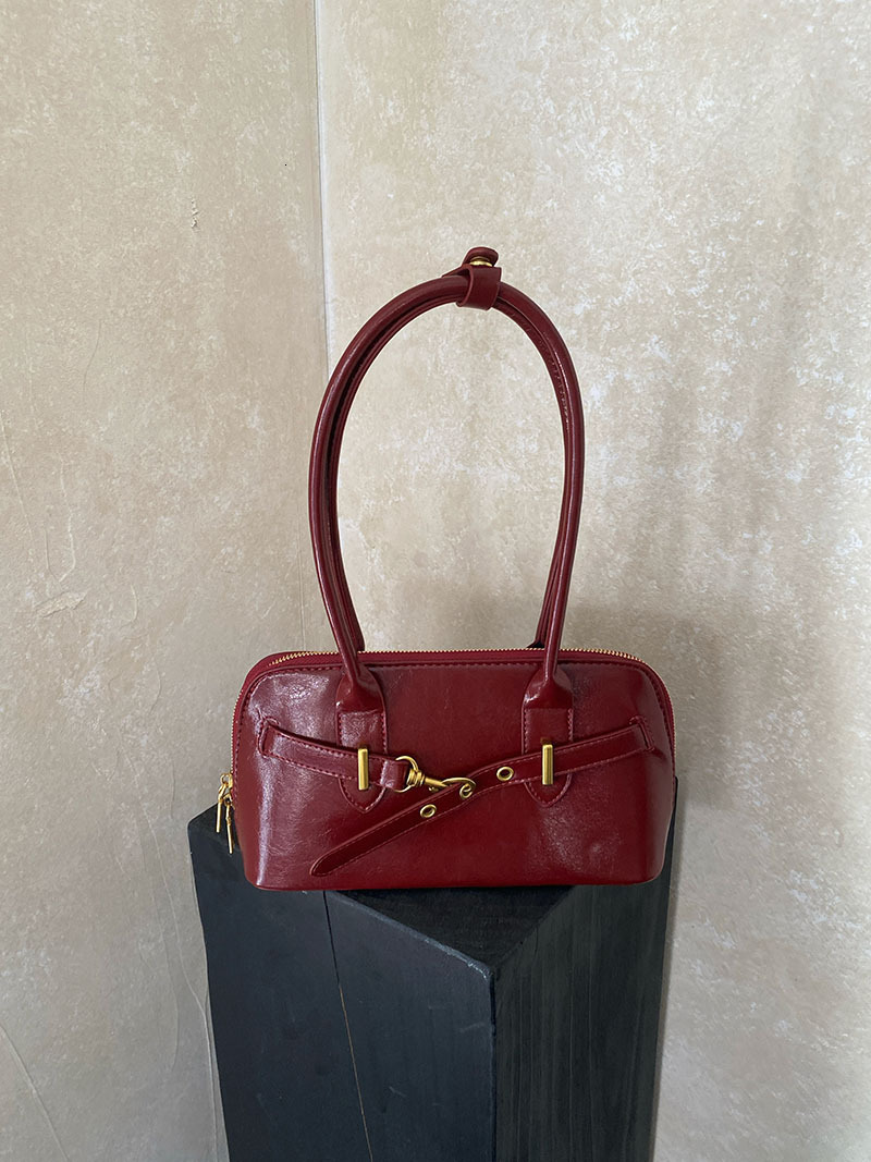 2025 Summer new women's crossbody bag handheld armpit bag new niche design women's texture bowling bag new women's shoulder bag new des