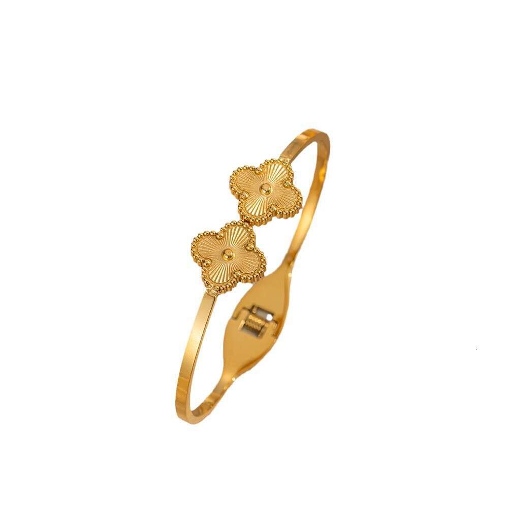 Ins Hot New Luxury Designer Elastic Opening Four Leaf Flower Titanium Steel Fashion Women's Non fading Versatile Clover Bracelet Jewelry designer - view 3