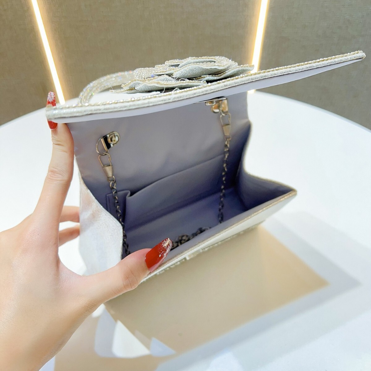 Summer new women's crossbody bag new handbag rhinestone women's flower chain small square bag handbag new women's shoulder bag new desi