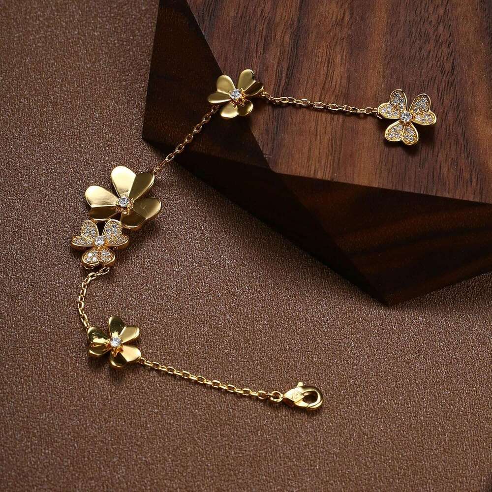 Dazzling Gold Shamrock Minimalist and Versatile Dia Bracelet Women - exquisite Jewelry Gift for Ladies -1