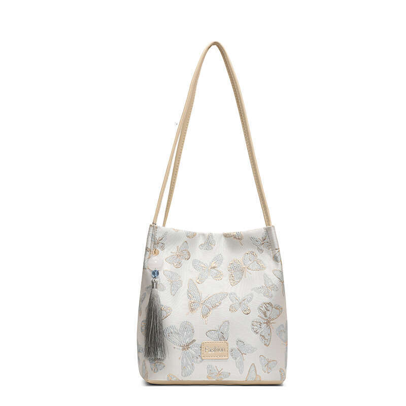 Chinese Style National Trend Large Capacity Underarm for Women 2025 New Fashionable Office Commute Shoulder Bucket Bag