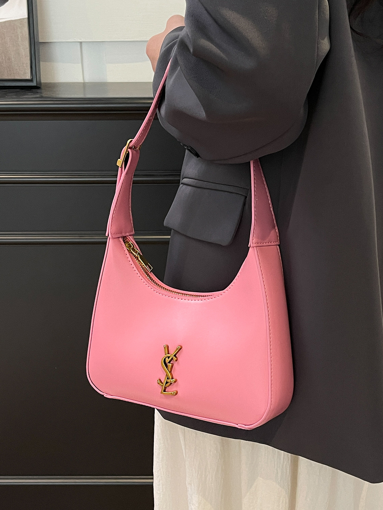 Designer bag Shoulder Bag Luxury Bag beach bag Crossbody Purse Designer 2025 New Women's bags summer woven bags small hollow bag underarm commuti