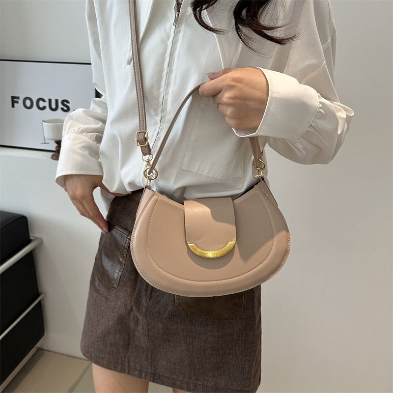 Summer new women's crossbody bag fashion new niche bag summer women's retro single shoulder armpit bag new women's single shoulder bag 