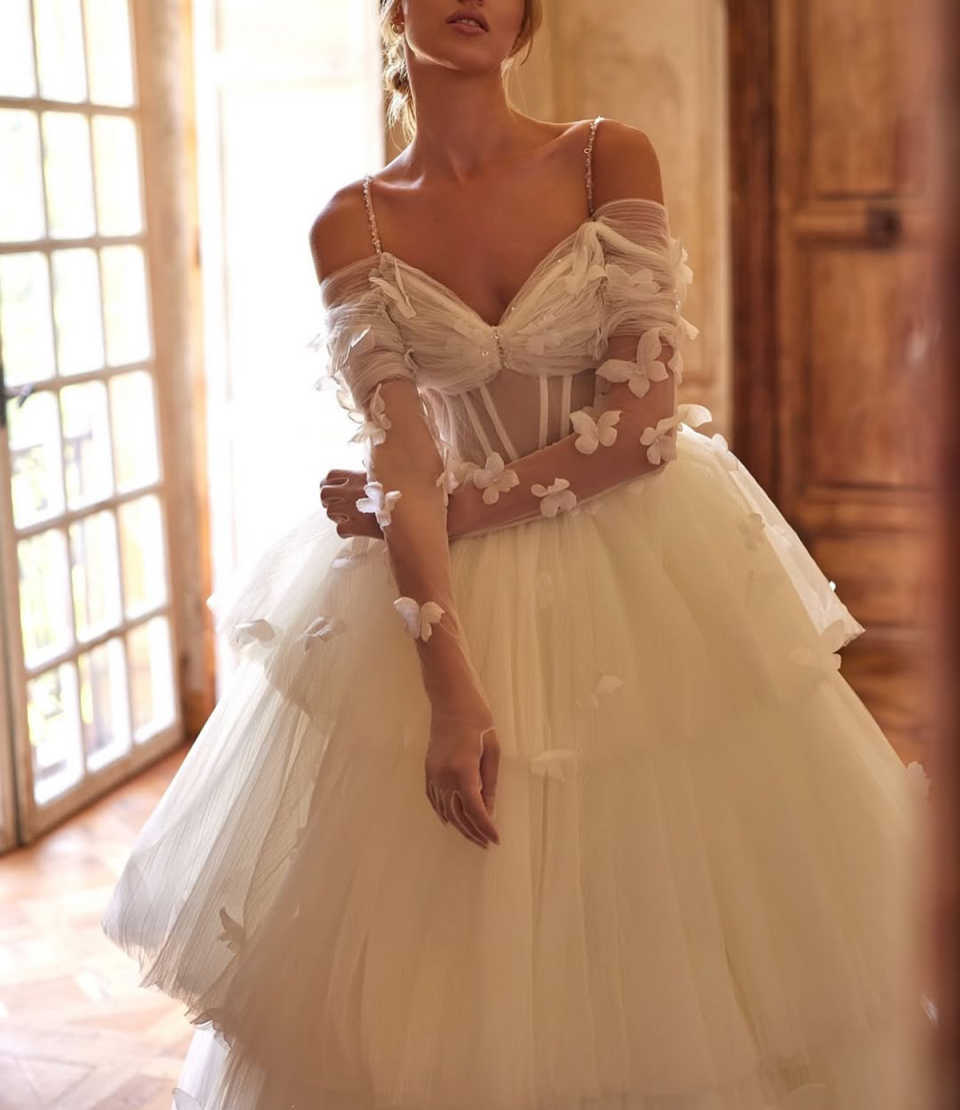 Stunning A-Line Wedding Dresses With Floral Appliques Spaghetti Strap Princess Bride Wedding Dress Customized Plus Size For Formal Occasion Vestidos D