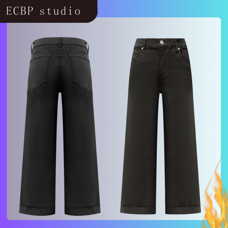 Elegant Black Reversed-Cut Shorts - Stylish & Body-Conscious Womens Apparel