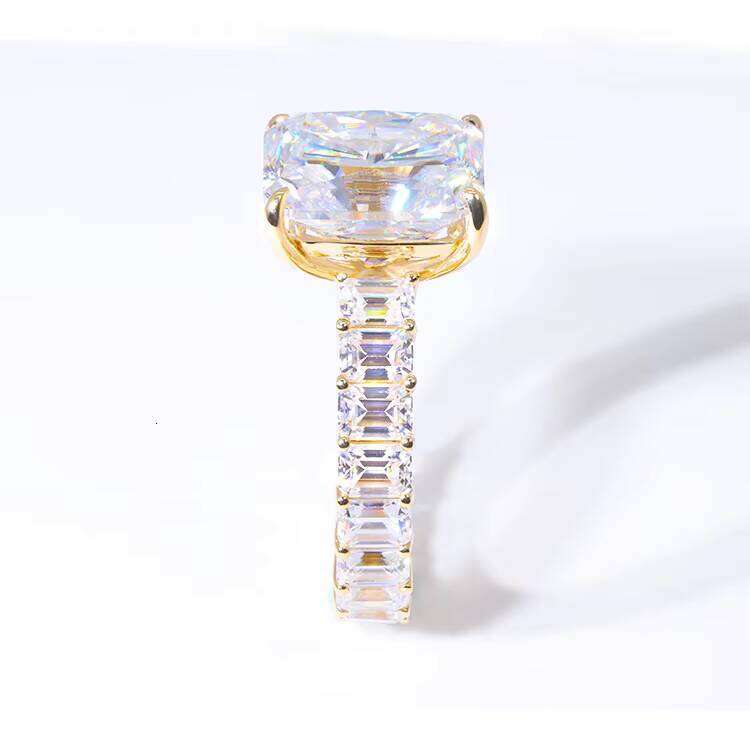 Custom Beautiful 14k Yellow Gold D Color Vvs 8ct Radiant Moissanite with GRA Certificate Women Ring for Engagement