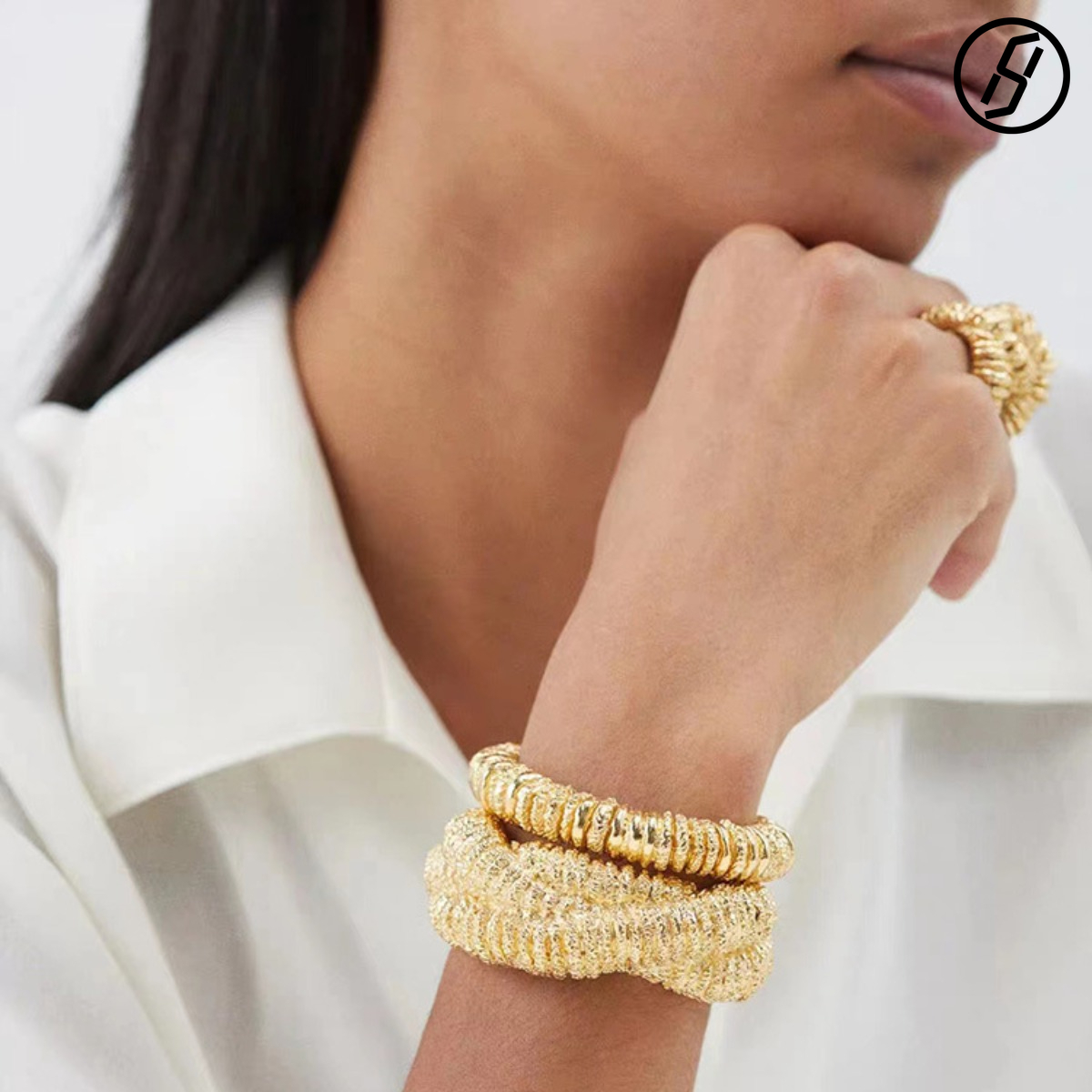 Gold Lava Ring European and American Luxury Niche Fashion Exquisite Personalized Vacuum Copper Gold-plated Retro Bracelet Designer Women's Jewelr