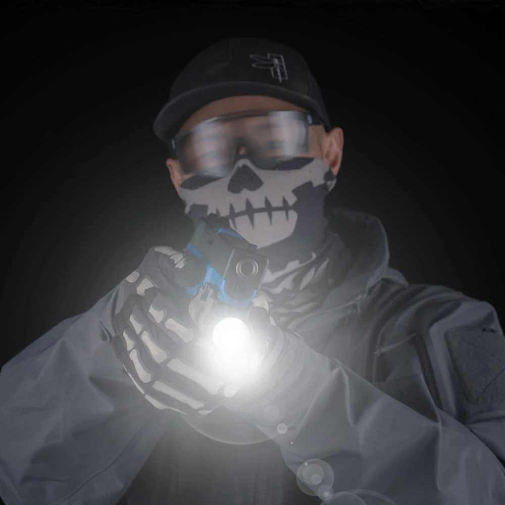 Tactical Flashlight for Pistol Light 800 Lumens SF Style X300U X300 Ultra X300U-A Airsoft Strobe Helmet Light fits 20mm Rail W250722