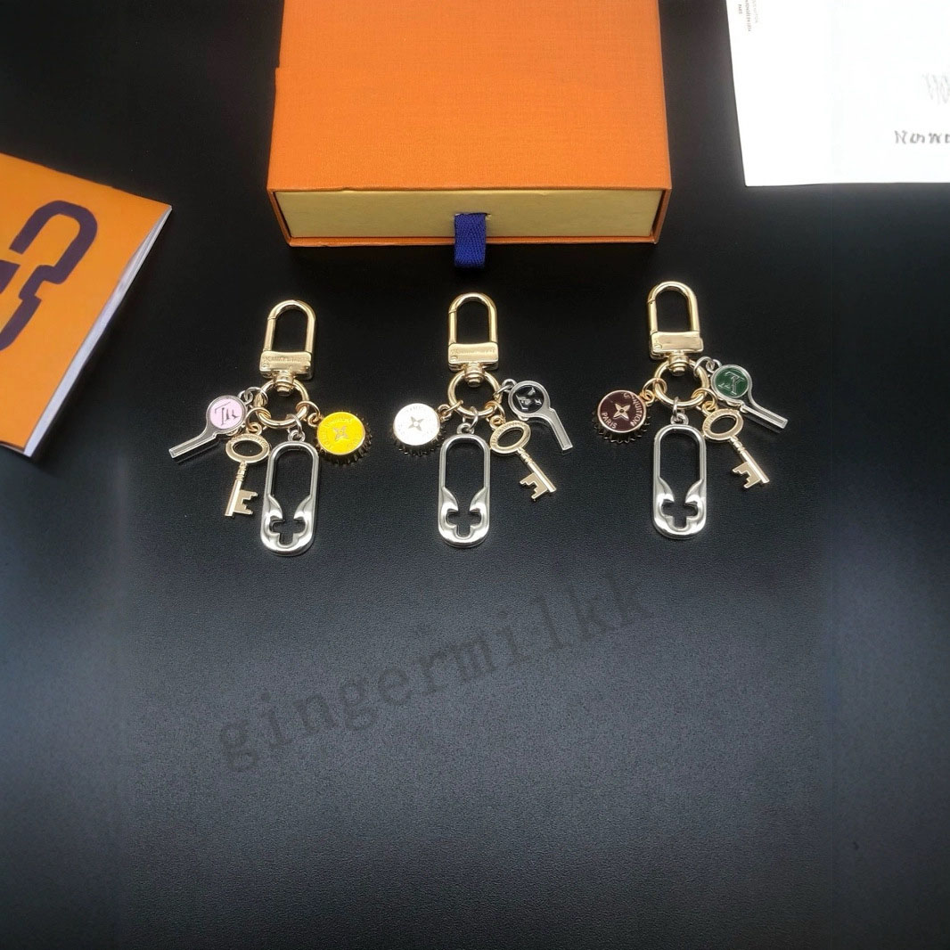 New Designer Bag Charms Fashion Metal Keychain Multicolor Key Ring Fashionable Hundred Christmas Gift Travel Gifts Car Charm Accessories
