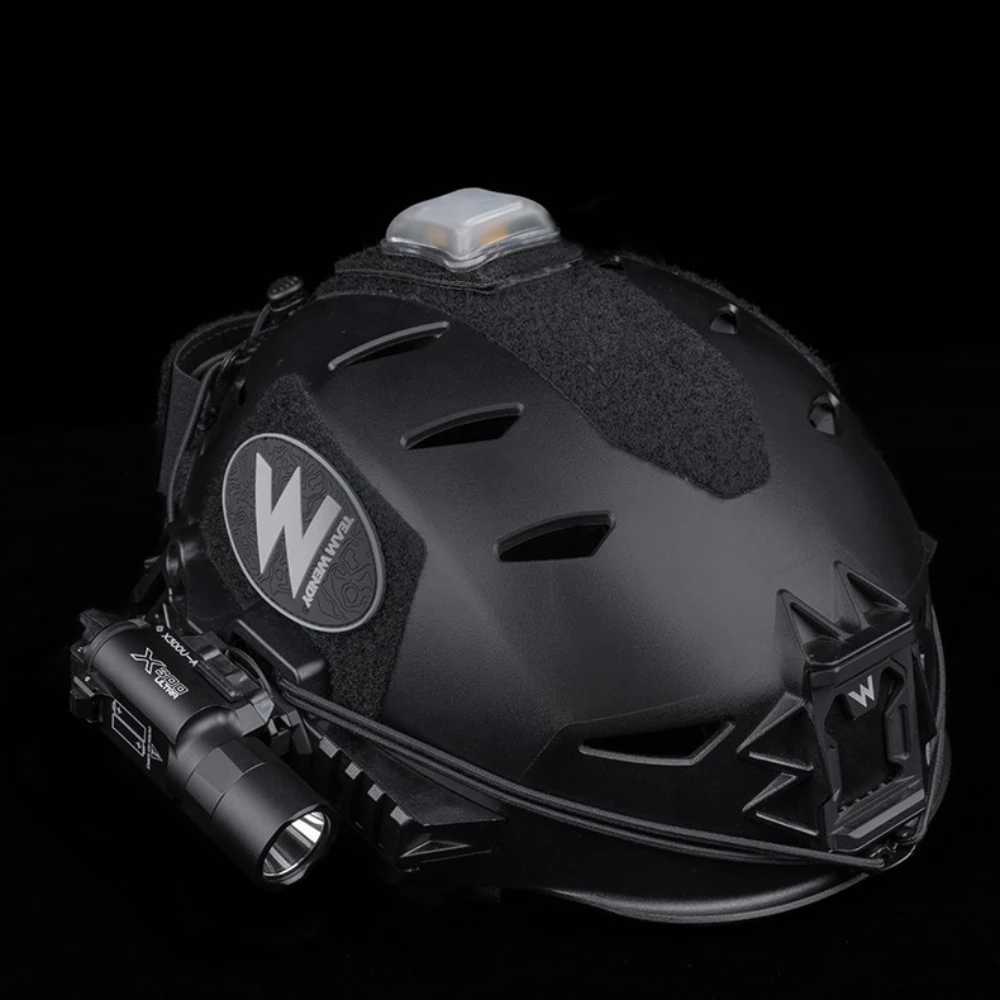 Tactical Flashlight for Pistol Light 800 Lumens SF Style X300U X300 Ultra X300U-A Airsoft Strobe Helmet Light fits 20mm Rail W250722