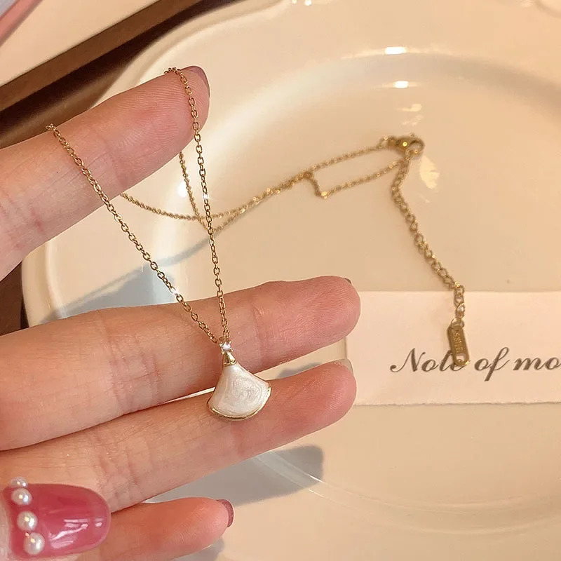 High-End Feel Lockbone Chain Womens Necklace Summer Style Simple Fan n Gold Color Versatile Necklace Geometric 250714