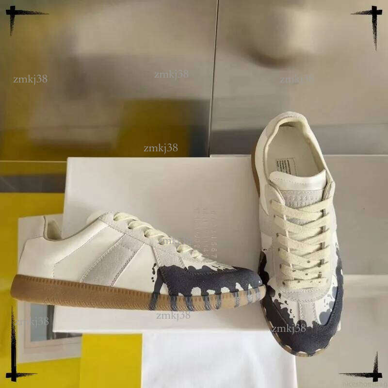 Margela Gats Sneakers Margiella Shoes Designer Shoes Margelass Women Running Shoes Replicate Suede Woman Mens Sneakers Flat Foam Casual Trainer Men Outdoor 11F