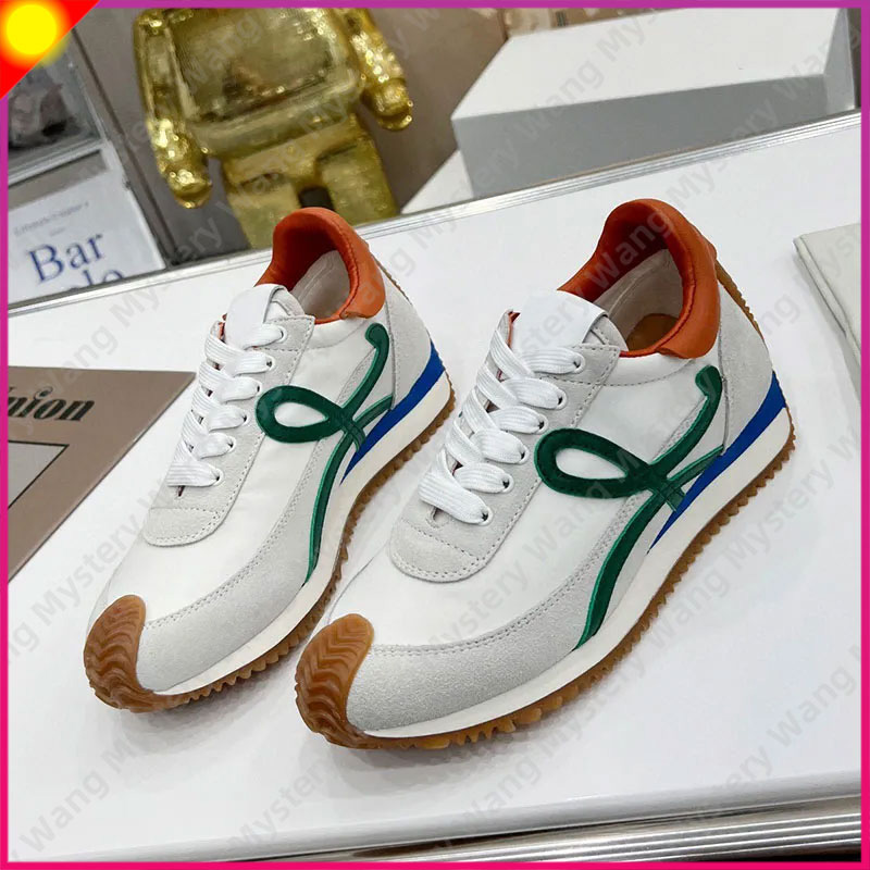 2025 designer womens sneakers casual shoes Flow Runner in nylon and suede black white Lace up sneaker with a soft upper honey rubber waves sole top cowhide men shoes Uv
