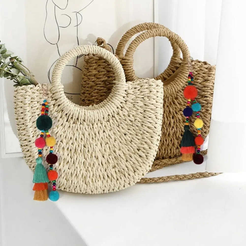 Boho Style Hair Ball Tassel Keychain Summer Beach Shell Keychain Colorful Pompom Keyring for Women Bag Hanging Pendants U250723