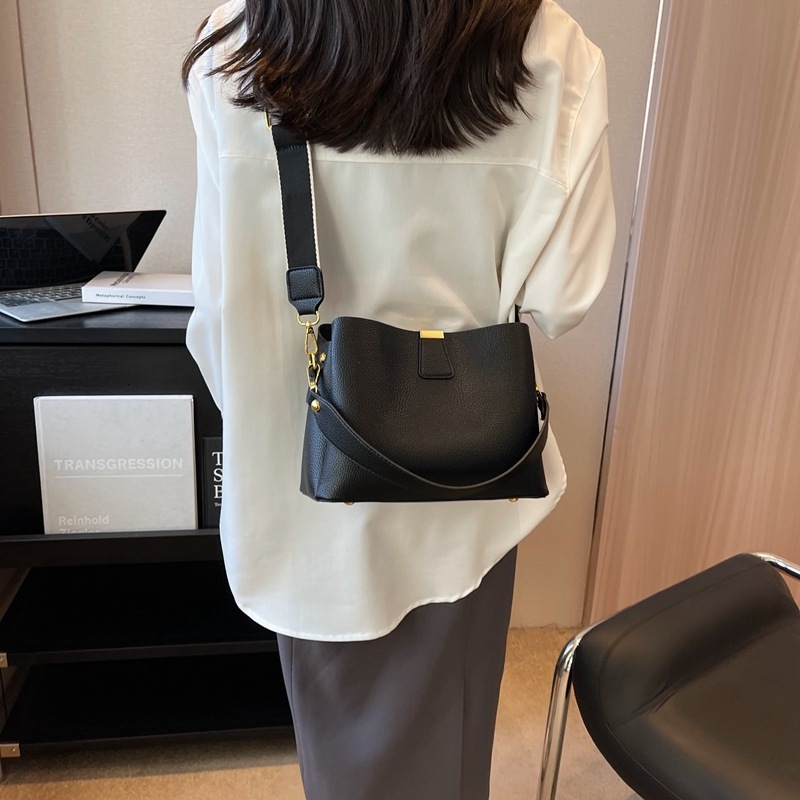 2025 Summer New Women's Crossbody Bag Fashion Handheld Bucket Bag Large Capacity Women's Crossbody Bag New Women's women's Shoulde