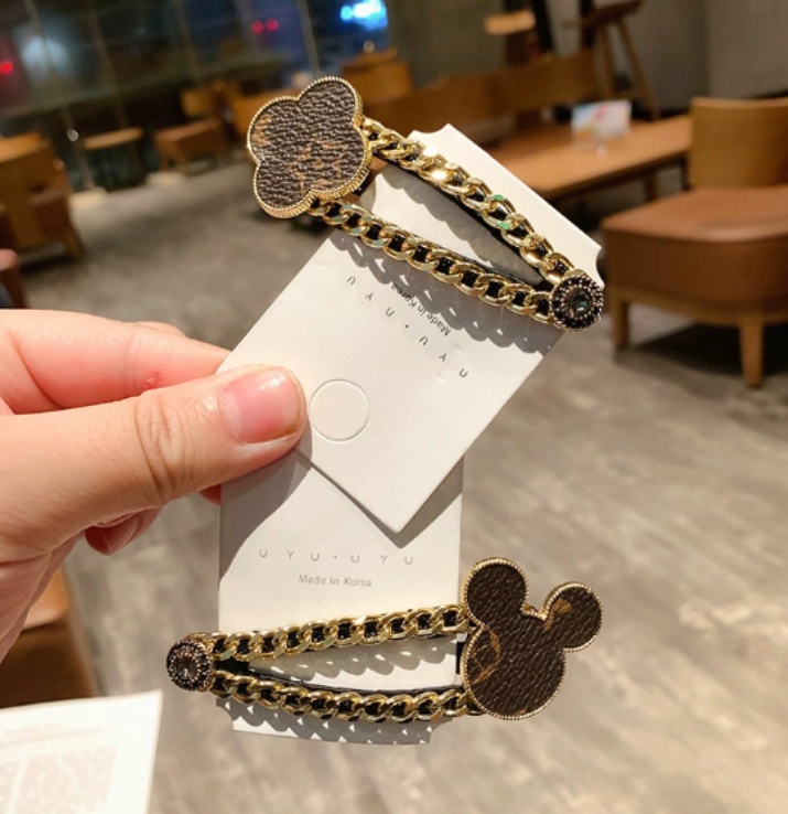 Classic brand hairpin Mickey heart leather printed metal chain side clip, retro style side bb clip hair accessory