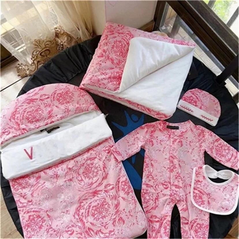 New brand newborn jumpsuit set, high-quality designer baby infant one-piece hat and bib five-piece set D01