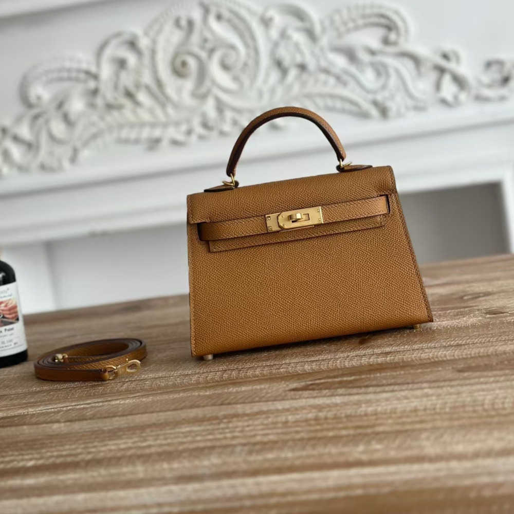 2025 Top Quality Cute Minimalist Design Slimline Women Pocketable Fashion Satchel Design Tote bags Crossbody Bags pochette city lady Luxury Bag 06