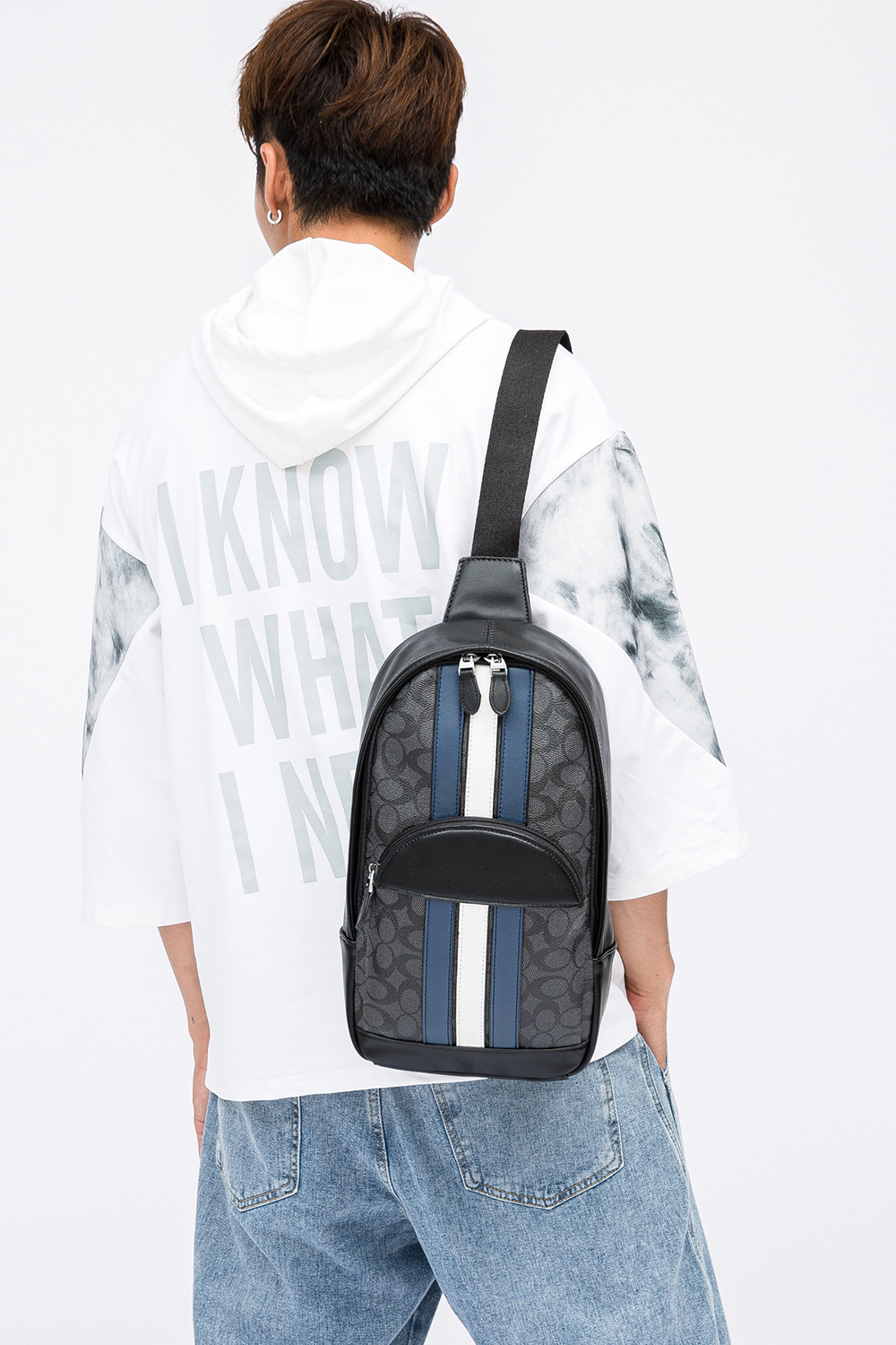Men's bag autumn new style plaid shoulder chest bag color blue and white fashion lines