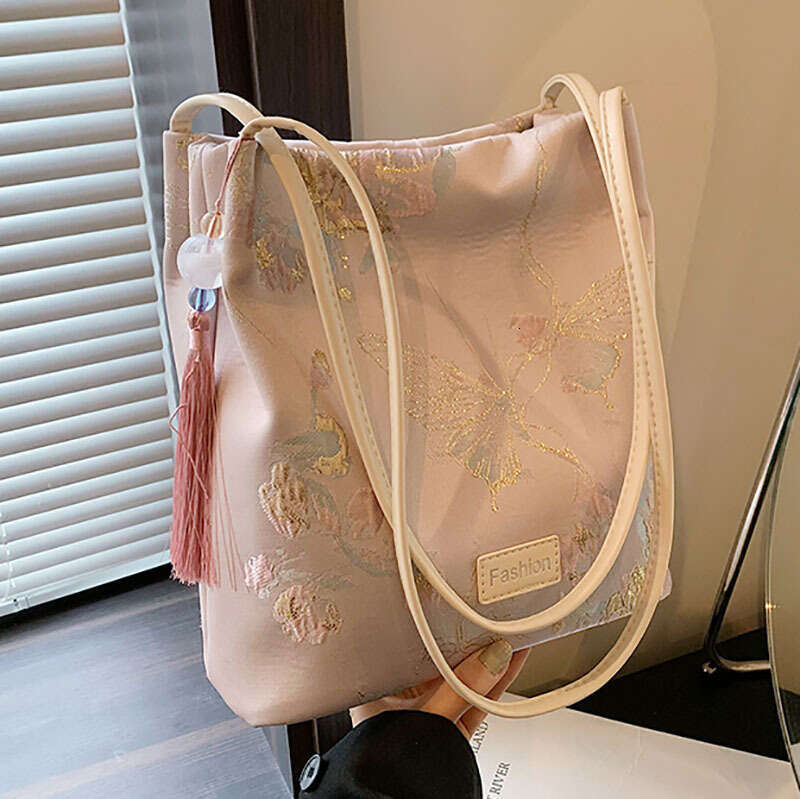 Chinese Style National Trend Large Capacity Underarm for Women 2025 New Fashionable Office Commute Shoulder Bucket Bag