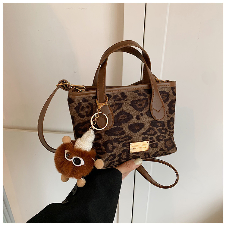 Summer new women's crossbody bag fashion leopard print women's fashion crossbody bag cute hanging decoration new women's women's s