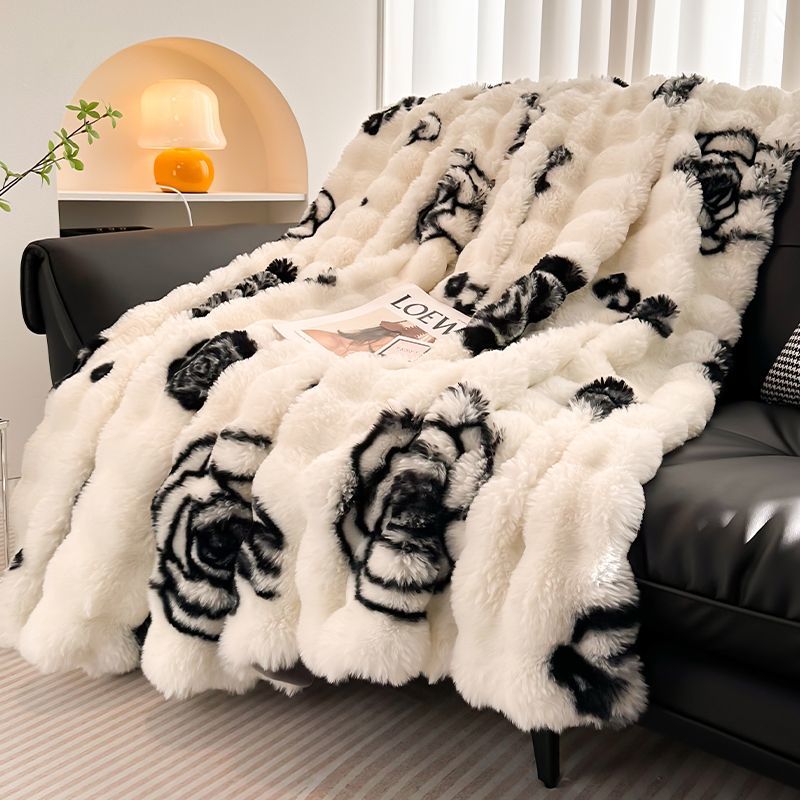Designer Rabbit Fur Blanket Luxury Soft Fluffy Thick Blanket Flower Print Classic Letter Logo Cozy Milk Velvet Office Rest Blanket Coral Fleece Sofa B