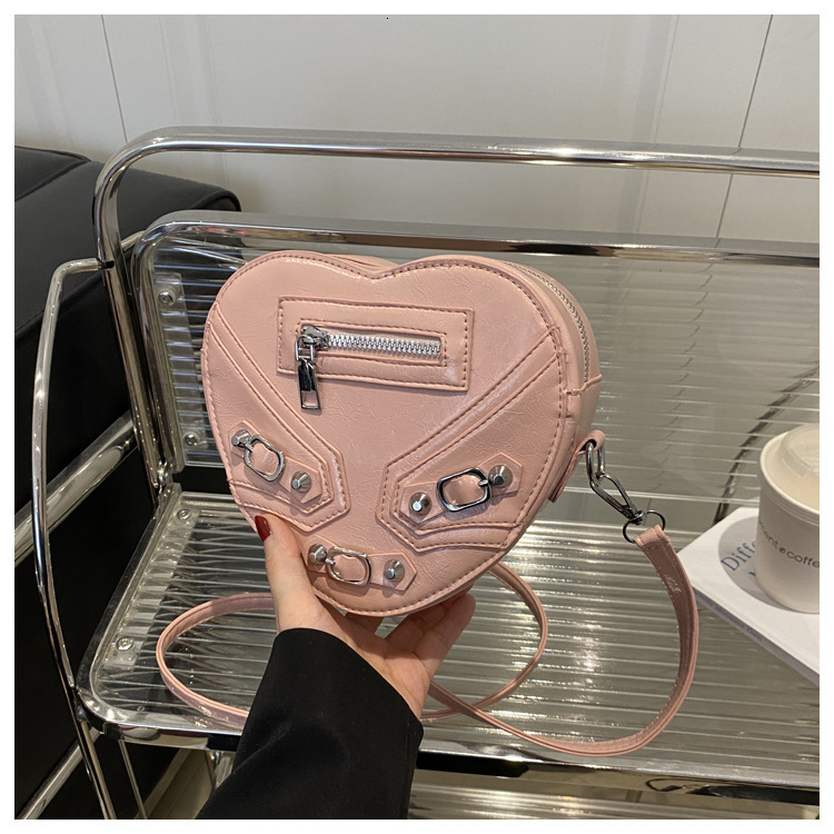 Summer new women's crossbody bag, women's new heart-shaped bag, personalized niche design, casual fashion handbag, new women's shoulder