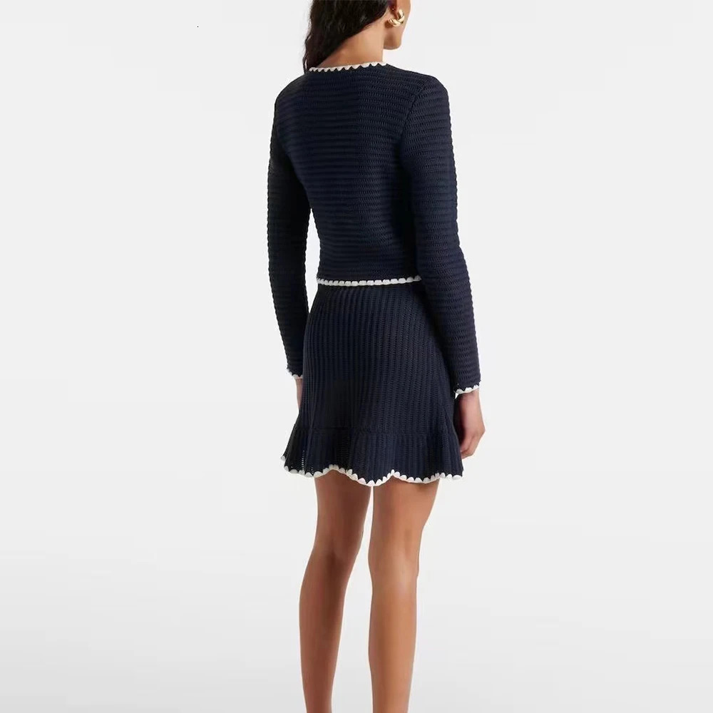 High quality French contrasting round neck topirregular edge waist cinched half skirt knitted two-piece set 250723