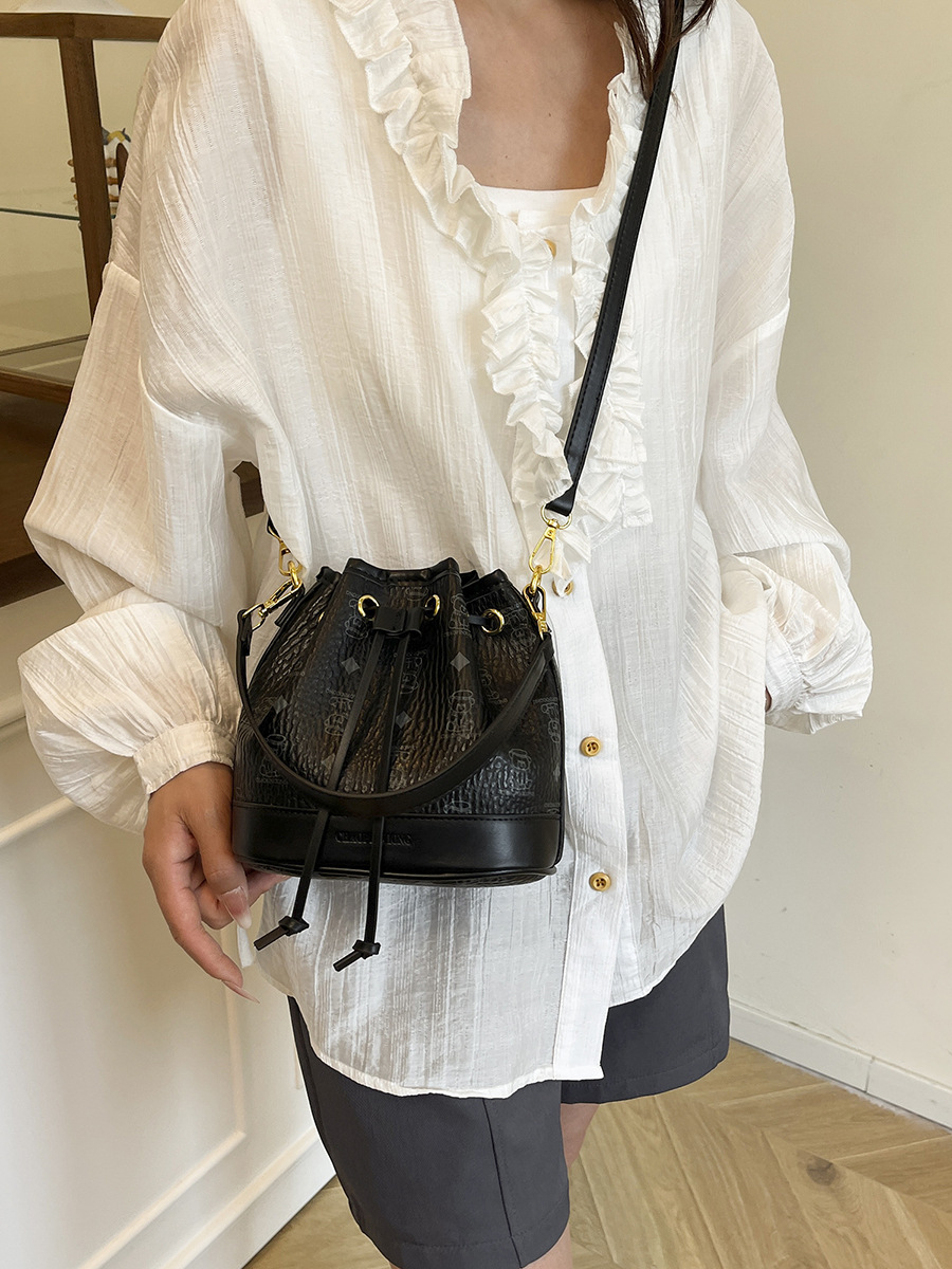 Designer Shoulder Handbag Purse Vintage Pattern Women's Crossbody High Quality Leather Bucket Brown Large Capacity Tramp Bag 10A