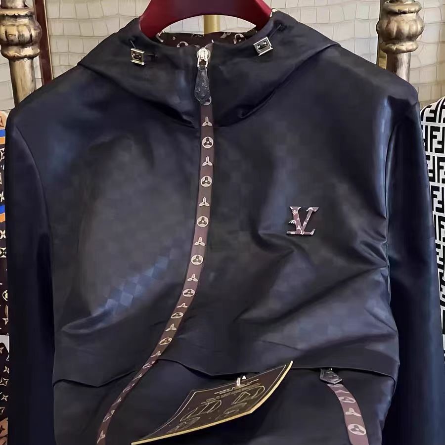The new autumn men's light luxury European hooded jacket is fashionable trendy versatile and comfortable Jackets Plus Size L-6XL