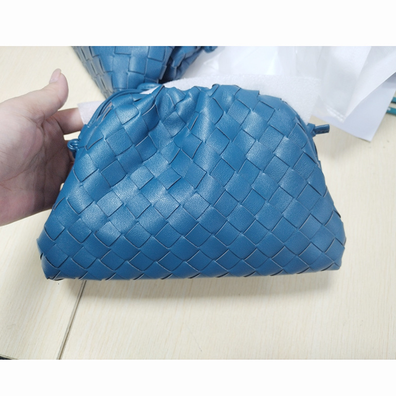 2023 Autumn Winter Woven Cloud Bag Dumpling Bag Trendy New Women's Bag Fashion Single Shoulder Crossbody Clutch Small Bag for Women
