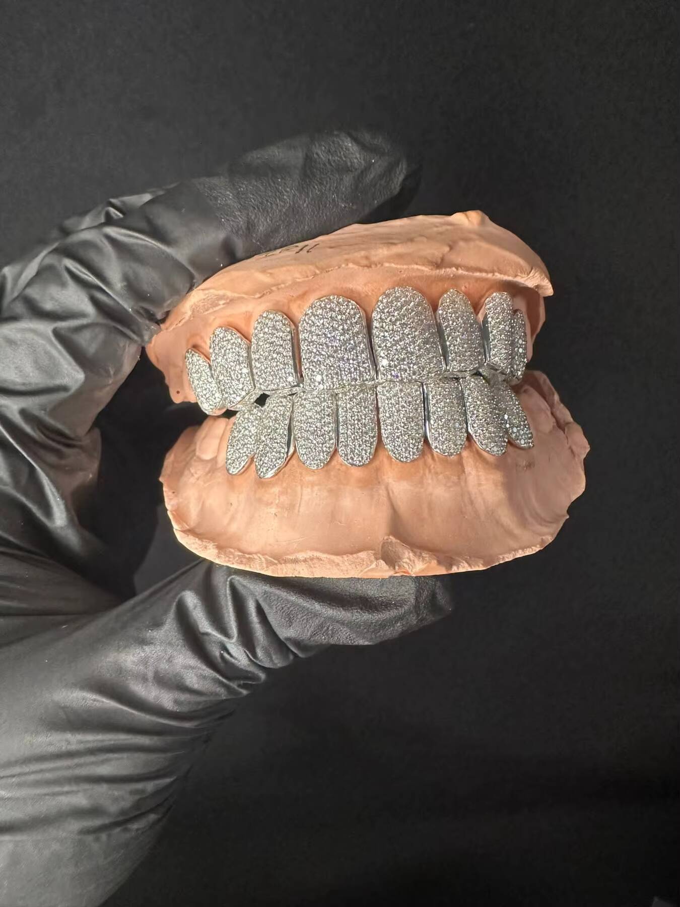 Custom Made 925 Sterling Silver Bust Grillz Moissanite Diamonds Gold Plated Teeth Hip Hop Style Fine Piercing Weddings Gifts