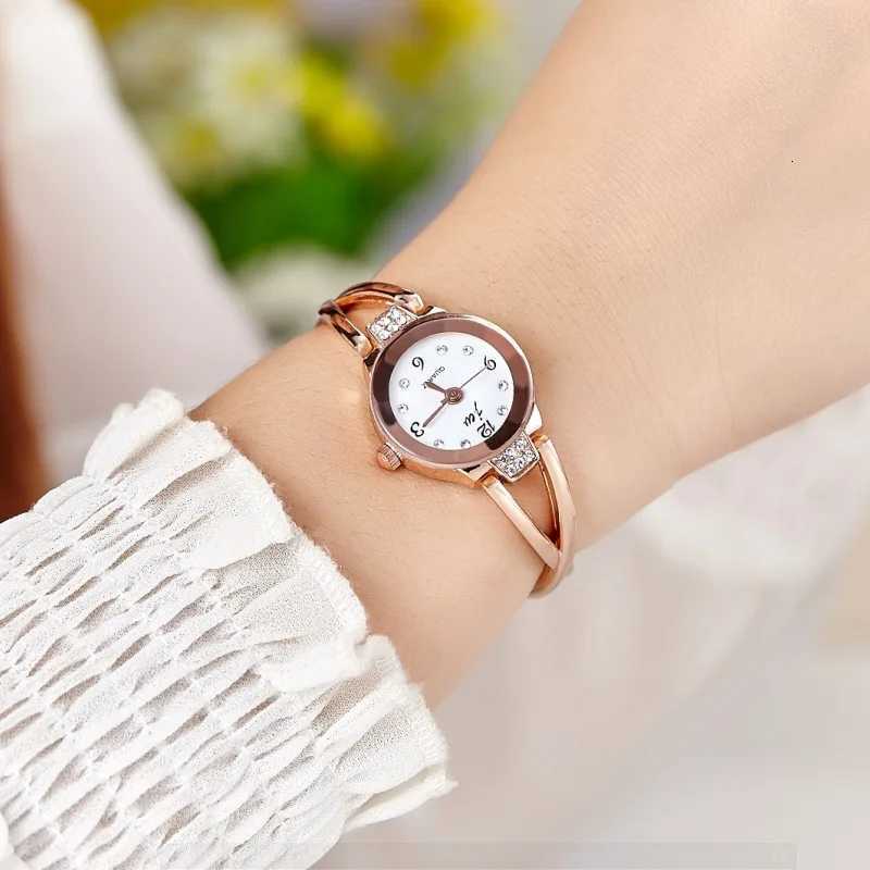 New Trendy Women Bracelet Watch Mujer Watches Small Dial Quartz Leisure Popular Wristwatch Hour Female Elegant Watches W250724