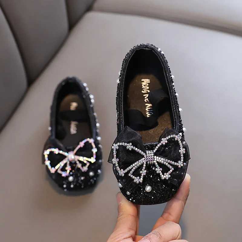Spring Childrens Lace Bow Princess Shoes Girls Bling Sequins Leather Shoes Anti-Slippery New Kids Beaded Wedding Shoes G06142 XJ250724